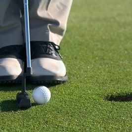 練習せずにゴルフのスコアを劇的にあげた男